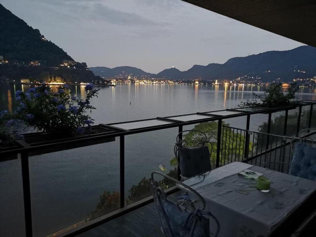 Lakeviewcabin - King Room With Balcony Como Buitenkant foto